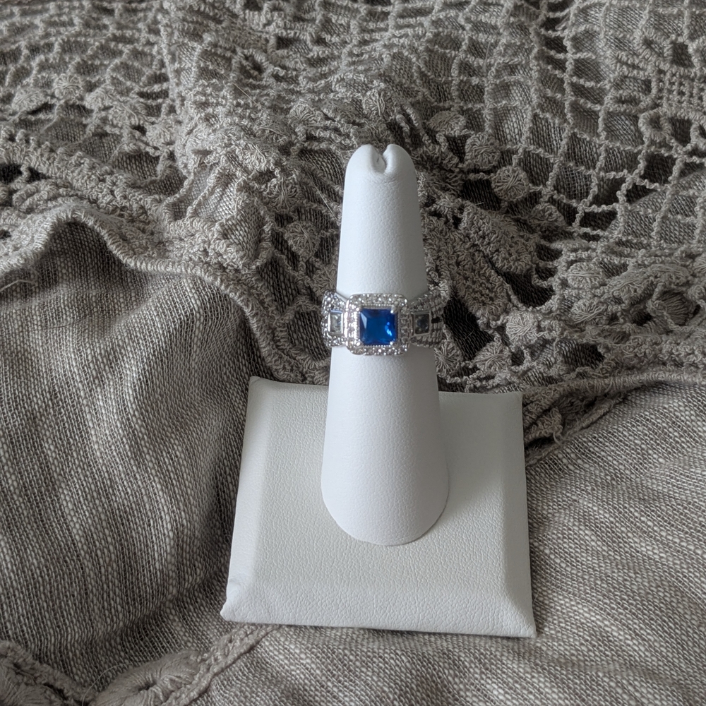 Elegant Silver and Blue Gemstone Ring